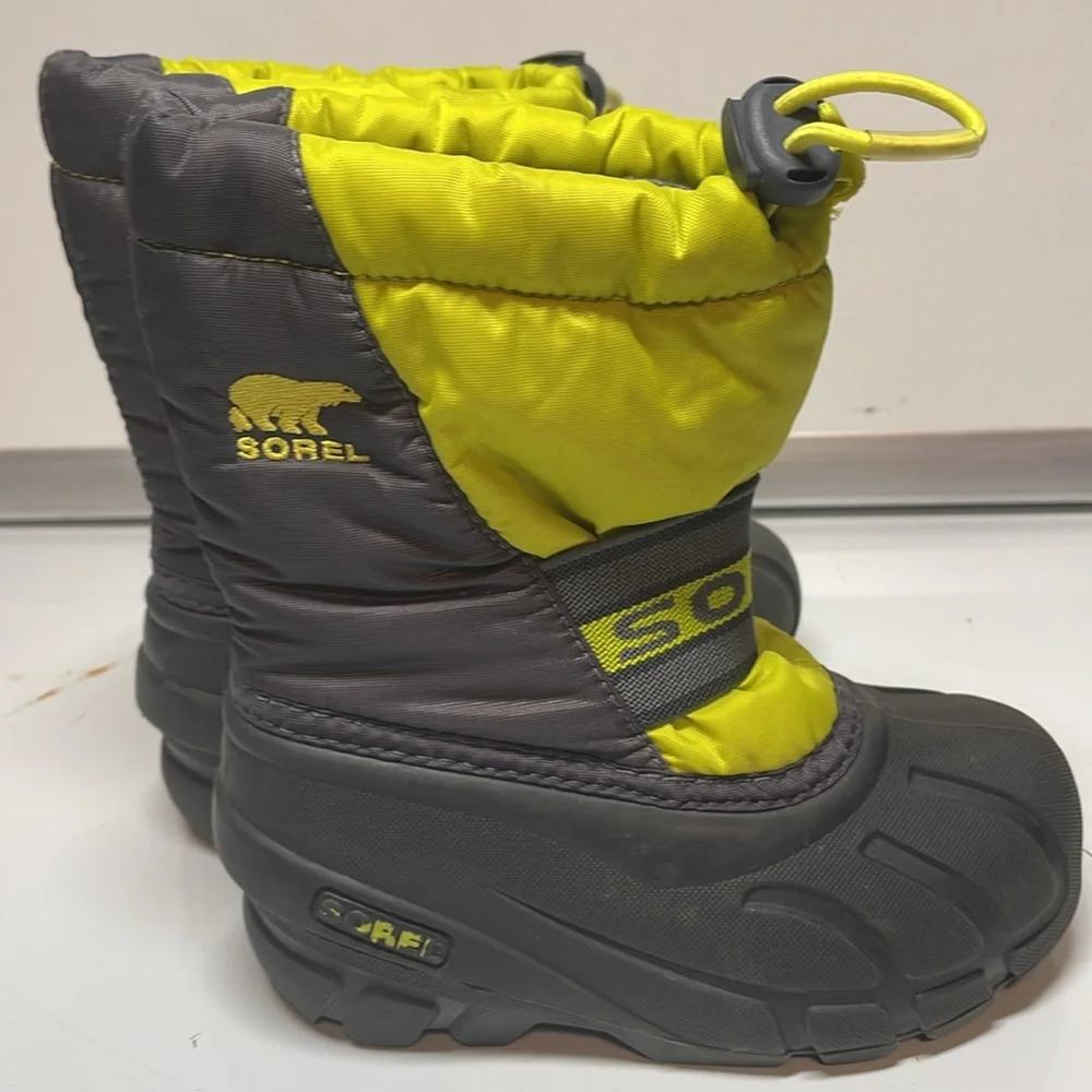 Sorel Flurry Children’s Boot In Black / Yellow Size 10